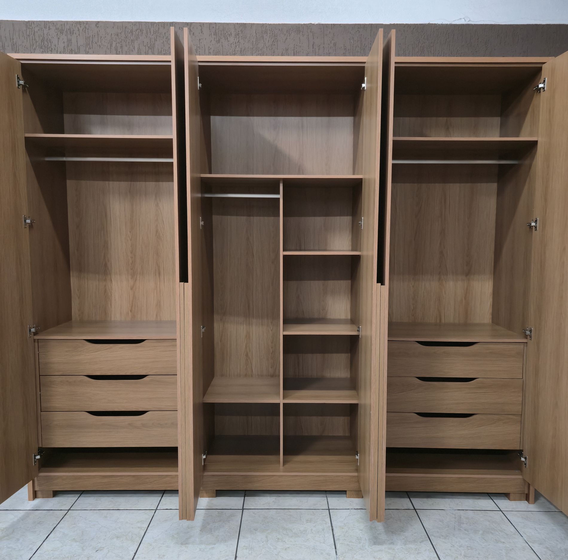 Guarda-roupa Móveis Paulicéia montado